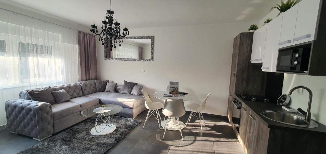 Ferienwohnung Blue Diamond **** Varaždin Exterior foto